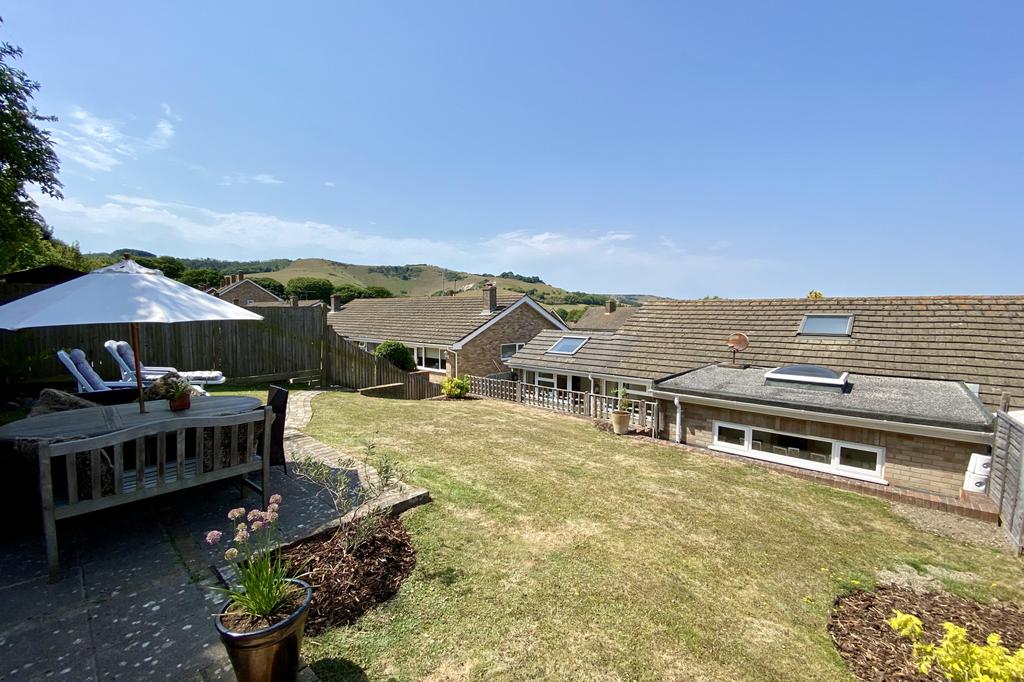 Winchester Way, Eastbourne, East... 3 bed bungalow £400,000