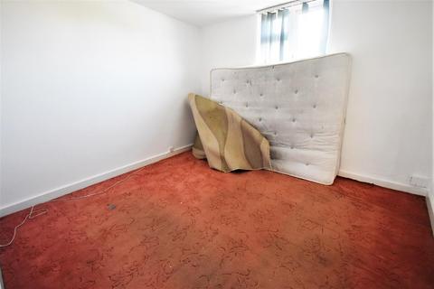15 Aluric Close, Grays, RM16 4NB