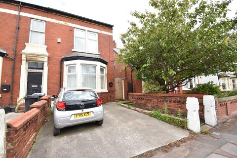 2 bedroom semi-detached house for sale - Devonshire Road, Blackpool, FY3
