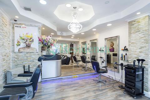Hairdresser and barber shop to rent - Wandsworth High Street, London SW18