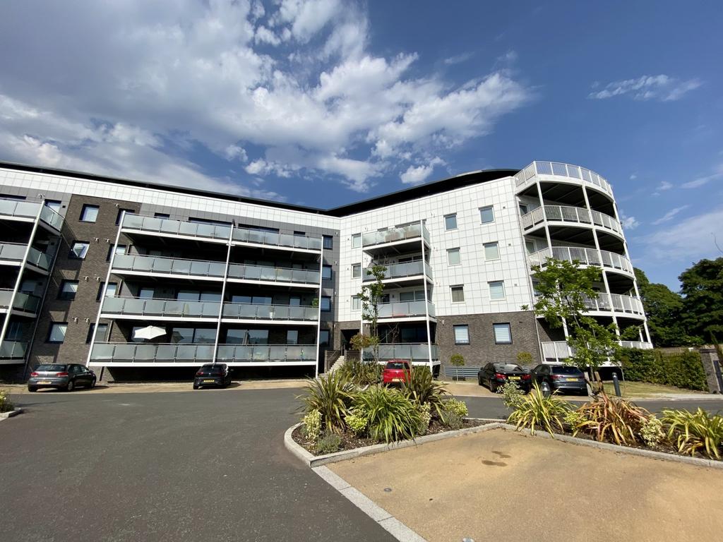 2 Kensall Drive, West Didsbury... 1 bed flat £1,250 pcm (£288 pw)