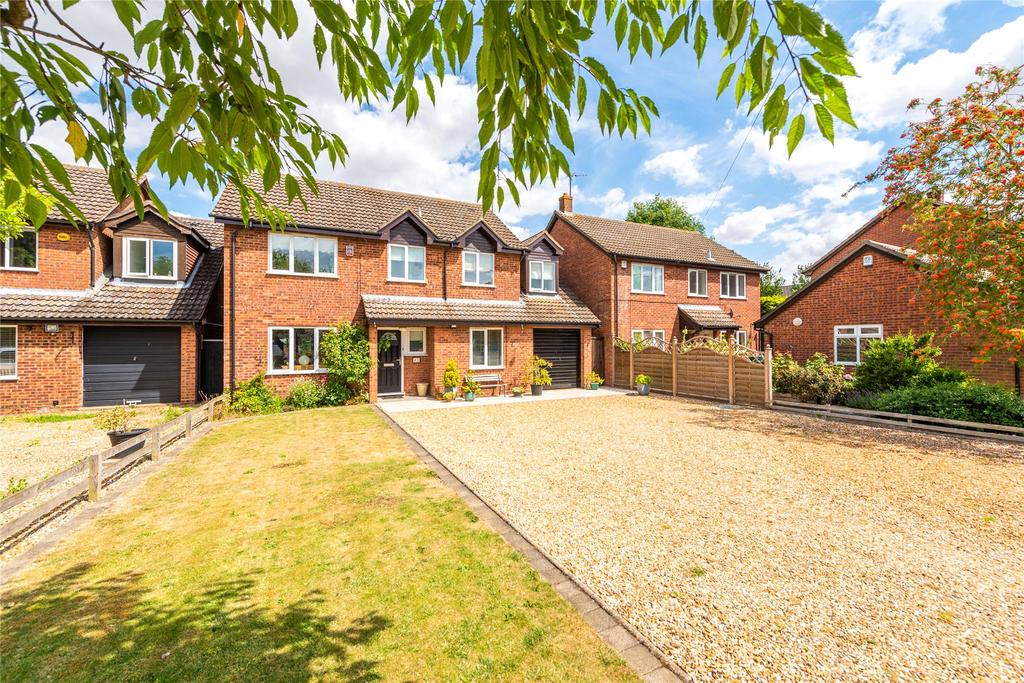 High Street, Thurleigh, Bedfordshire, MK44 4 bed detached house for