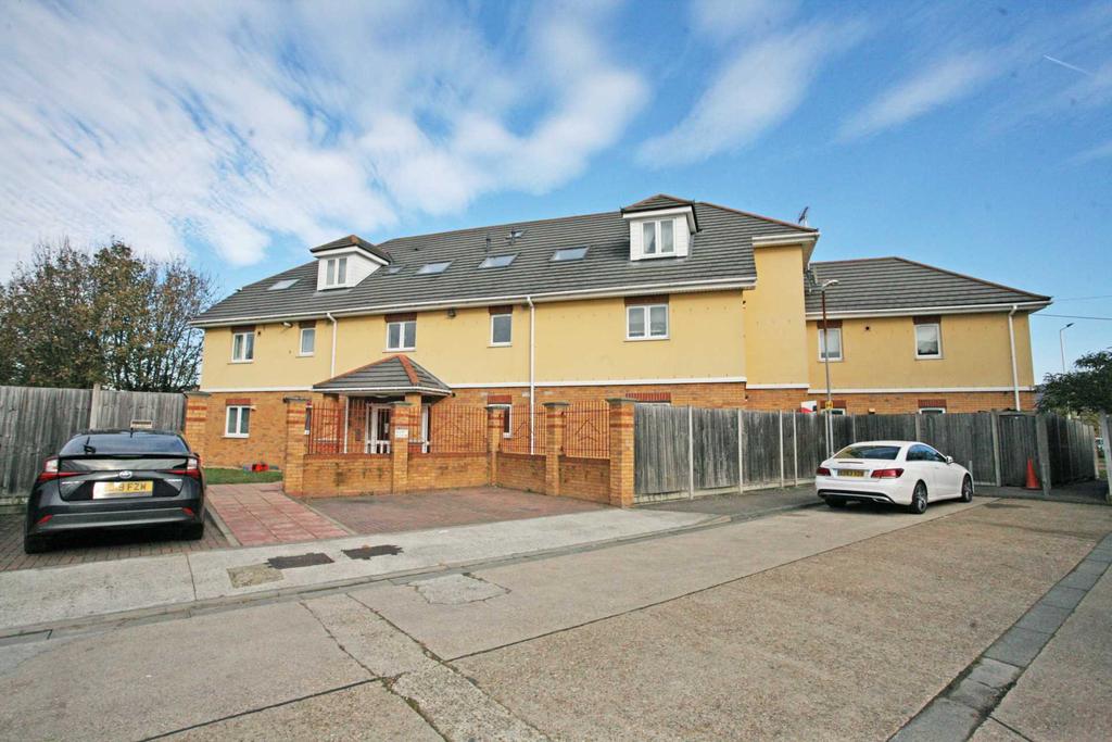 Arterial Avenue, Rainham, RM13 2 bed flat £1,400 pcm (£323 pw)