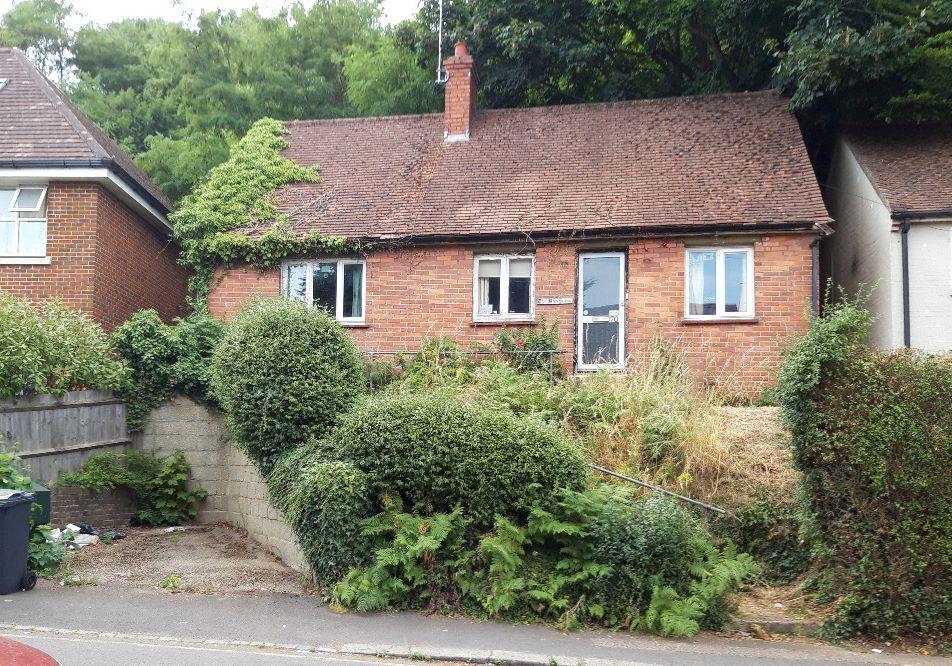 70 Garlands Road, Redhill, Surrey... 2 bed bungalow £330,000
