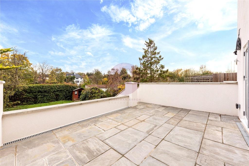 Holders Hill Road, Mill Hill, London, NW7 2 bed to rent £2,297 pcm (£530 pw)