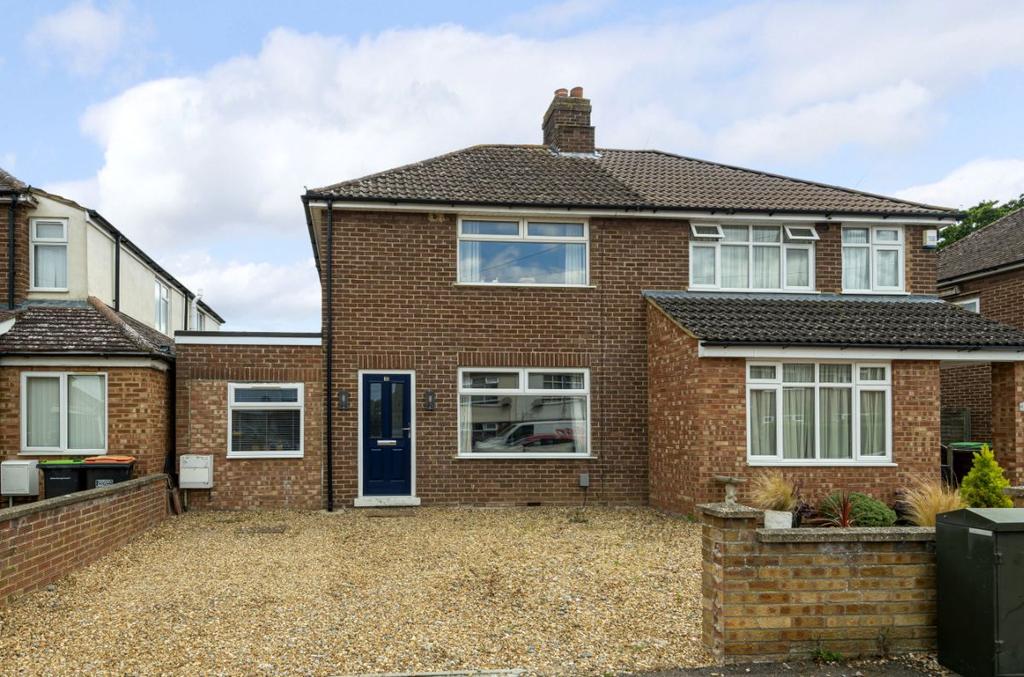 Ditmas Avenue, Kempston, Bedford 2 bed semidetached house £300,000