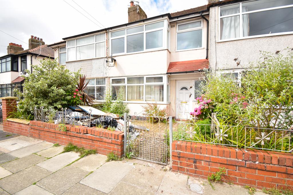 Rookwood Avenue, ThorntonCleveleys, FY5 3 bed terraced house £110,000