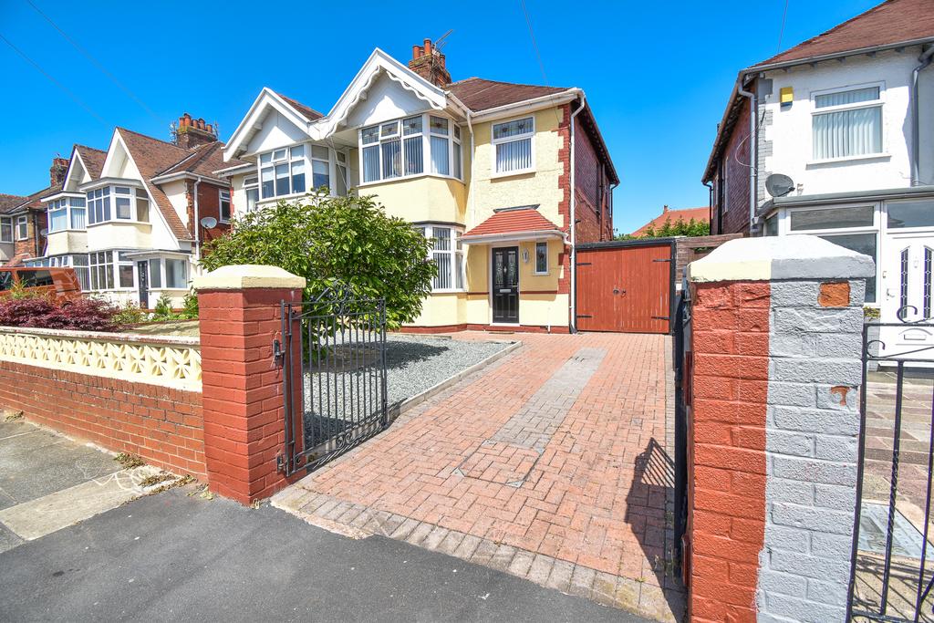 Sandicroft Road, Blackpool, FY1 3 bed semidetached house £169,950