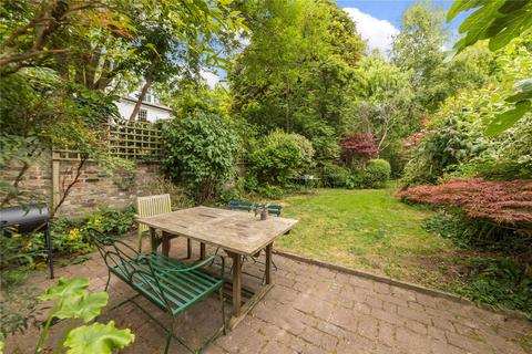 28 Furlong Road, London, N7 8LS