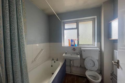 8 Haven Close, Hayes, UB4 8AW