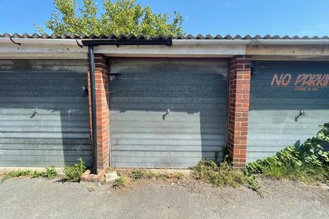 8 Haven Close, Hayes, UB4 8AW