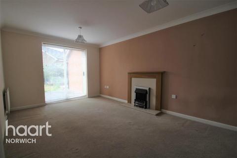 3 bedroom detached house to rent, Caddow Road