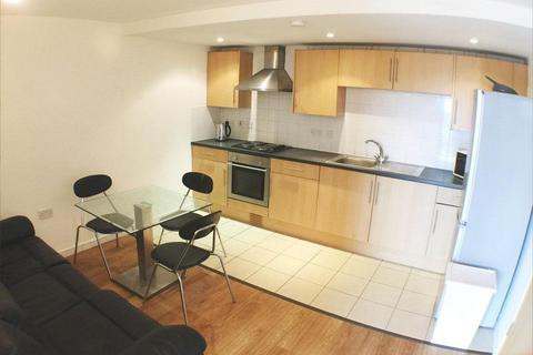 3 bedroom flat to rent, Poplar Court, Moss Lane East, Manchester. M16 7DH