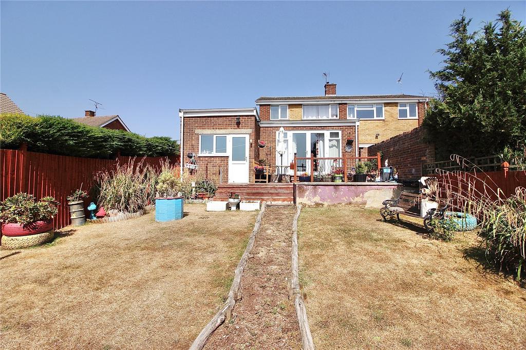 Kempton Road, Ipswich, Suffolk, IP1 3 bed semidetached house £270,000