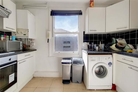 3 bedroom flat to rent, Hackford Road, London