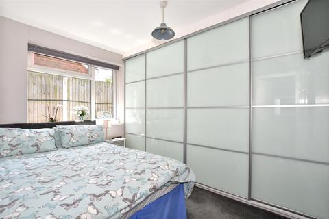 1 Smugglers Way, Birchington, CT7 9HP