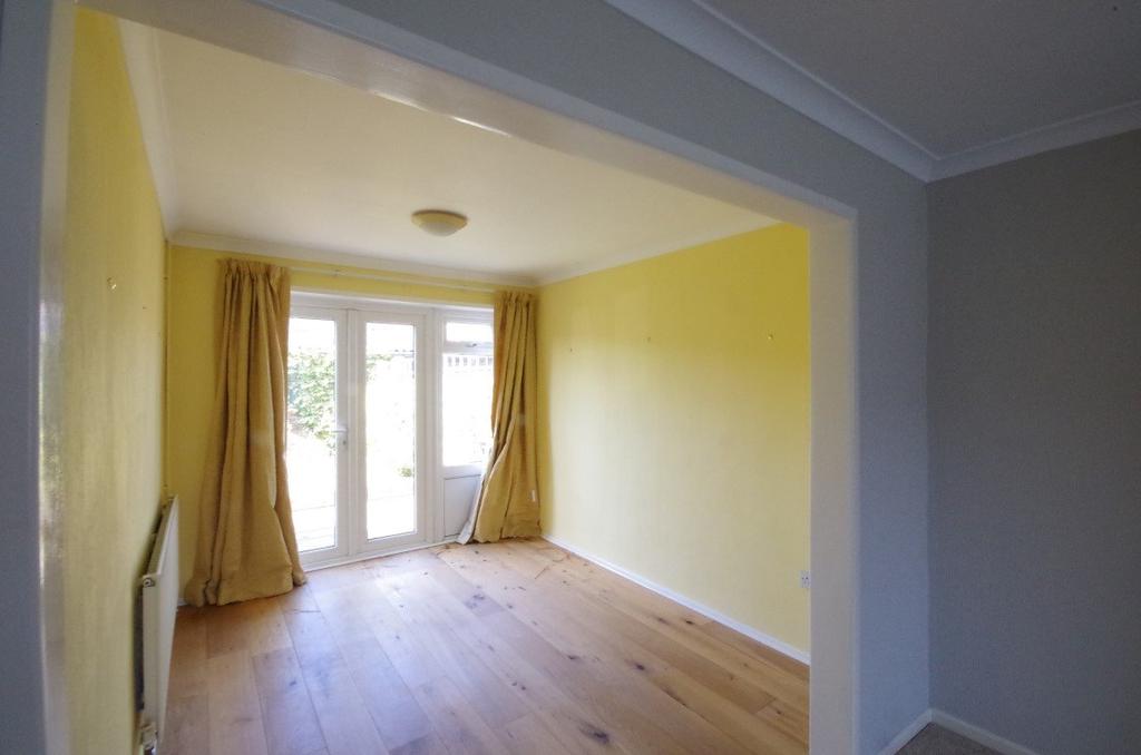Falcon Drive, Patchway, Bristol, BS34 3 bed house £1,300 pcm (£300 pw)
