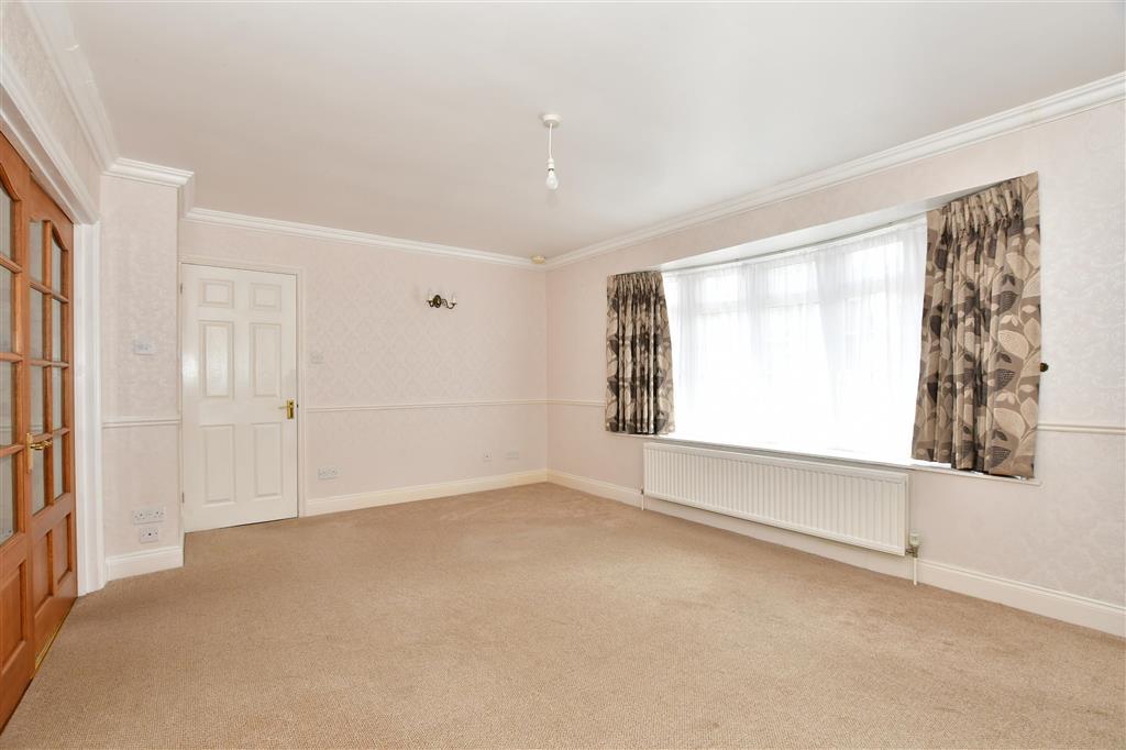 Hillhouse Close, Billericay, Essex 3 bed detached bungalow £680,000