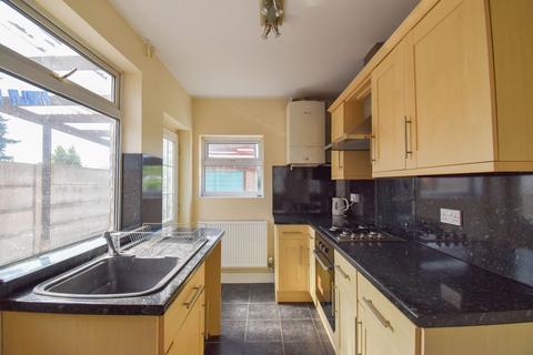 3 bedroom semi-detached house to rent, Turnbull Drive, Leicester