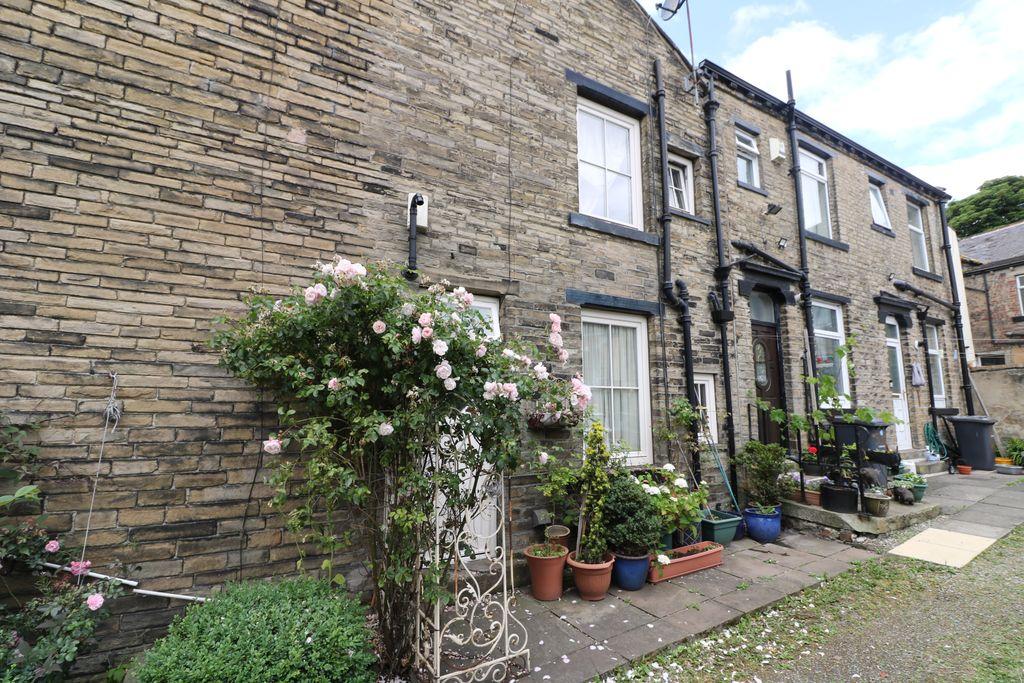 Moorcroft Drive, Tong, Bradford BD4 6NJ 1 bed terraced house £80,000