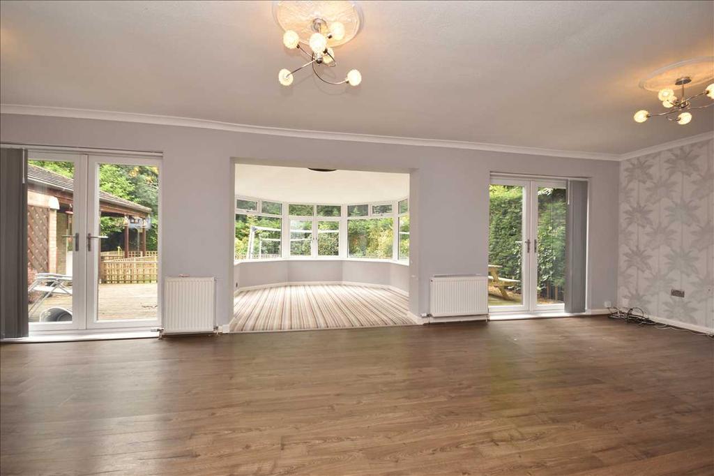 Deerfold, Astley Village, Chorley 4 bed detached house £1,500 pcm (£