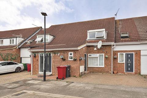 27 Bennetts Close, Slough, SL1 5AS