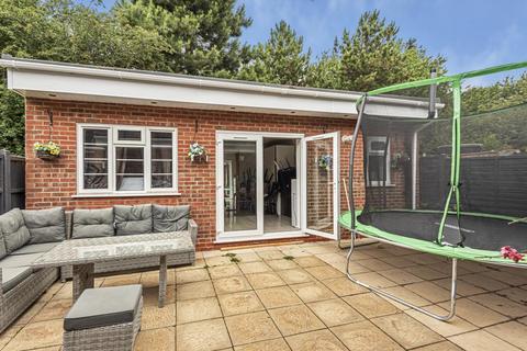 27 Bennetts Close, Slough, SL1 5AS