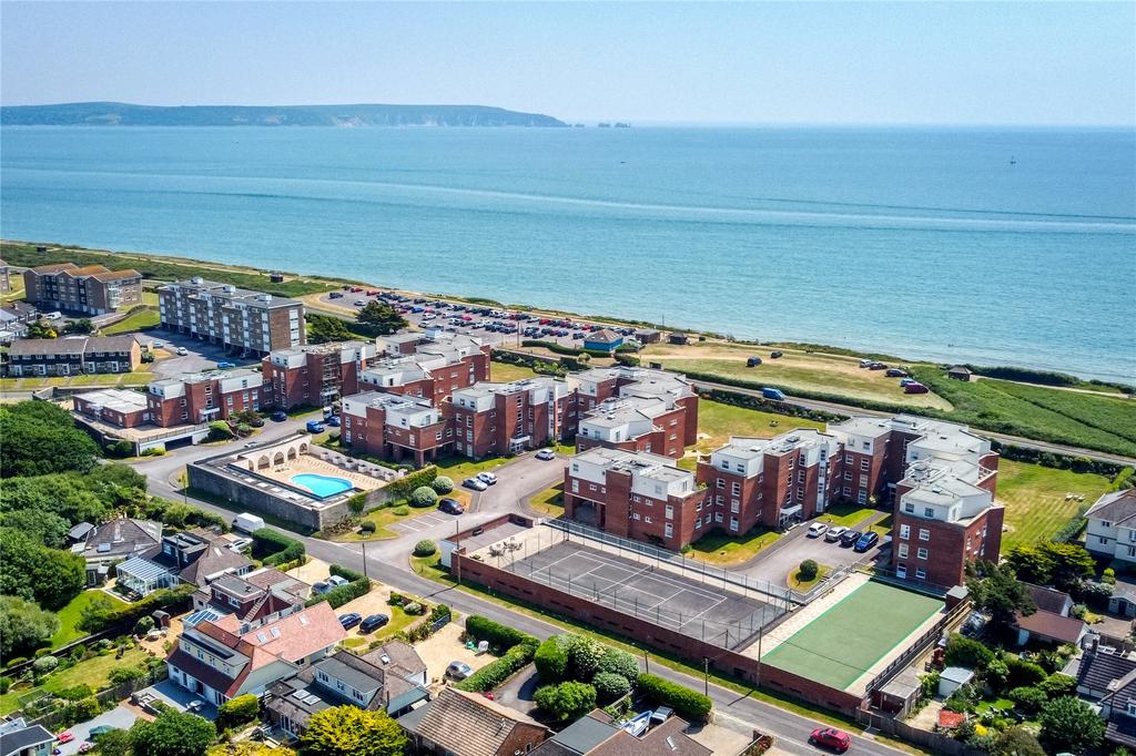 Camden Hurst, Milford on Sea, Lymington, Hampshire, SO41 2 bed