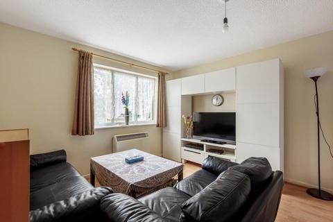 5 Hodges Close, Bagshot, GU19 5QS