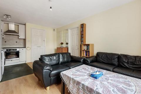 5 Hodges Close, Bagshot, GU19 5QS