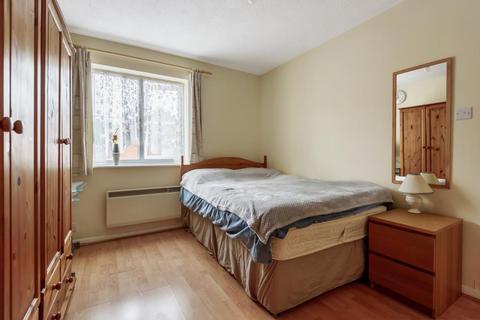 5 Hodges Close, Bagshot, GU19 5QS