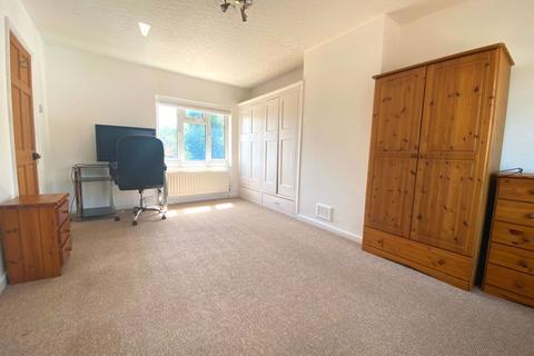 29 Randall Road, Northampton, NN2 7DG