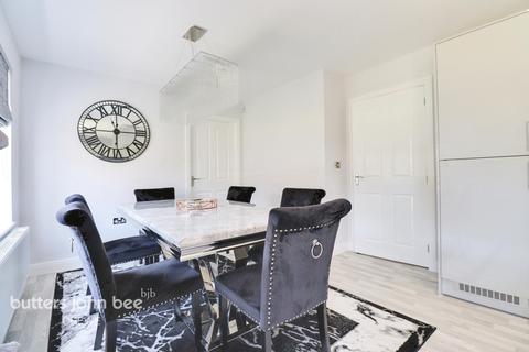 51 Alfred King Close, Shavington, Crewe, CW2 5UW