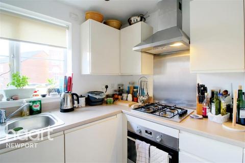 2 bedroom flat to rent, William Lysaght House, Newport