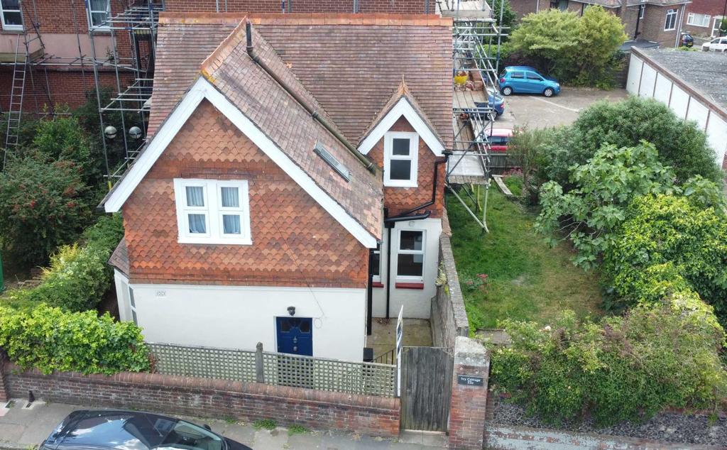 Selwyn Road, Eastbourne, BN21 2LG 2 bed detached house for sale £275,000