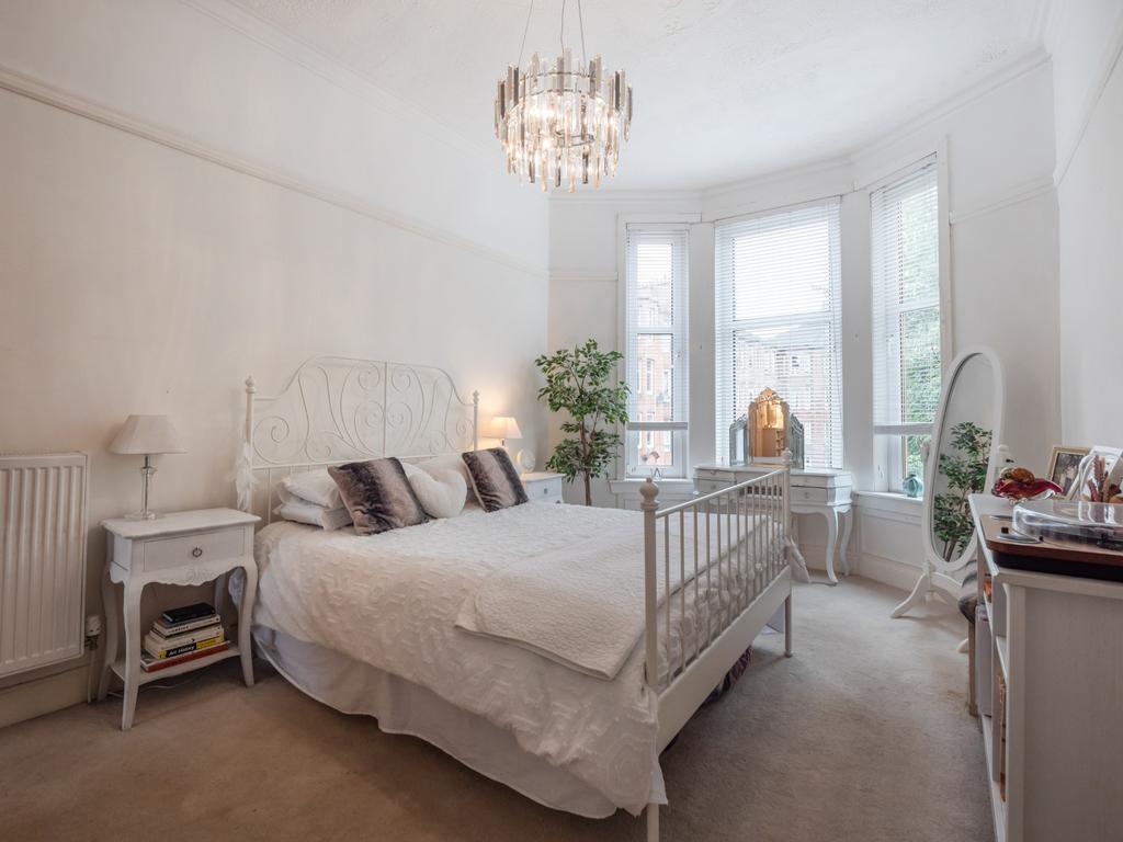 Springhill Gardens, Flat 2/2, Shawlands, Glasgow, G41 2EZ 1 bed
