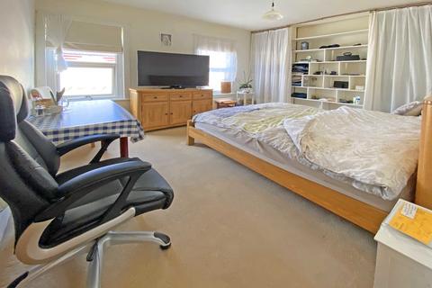 29 Cowick Road, Exeter, EX2 9BE