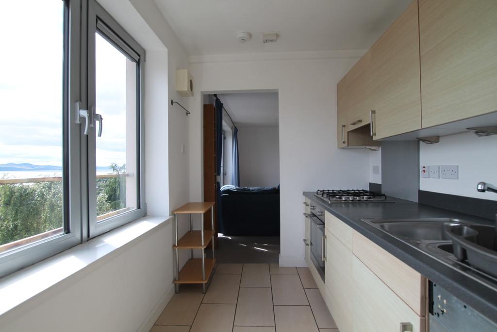Shepherds Loan, Dundee 3 bed apartment £240,000