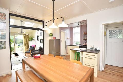2 Beech Avenue, Harrogate, HG2 8DY