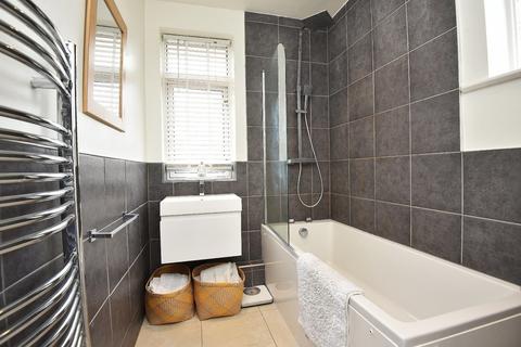 2 Beech Avenue, Harrogate, HG2 8DY