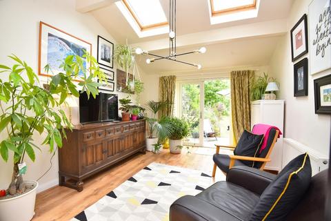 2 Beech Avenue, Harrogate, HG2 8DY