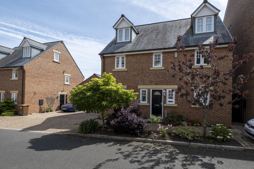 Bowman Drive, Hexham 6 bed detached house £485,000