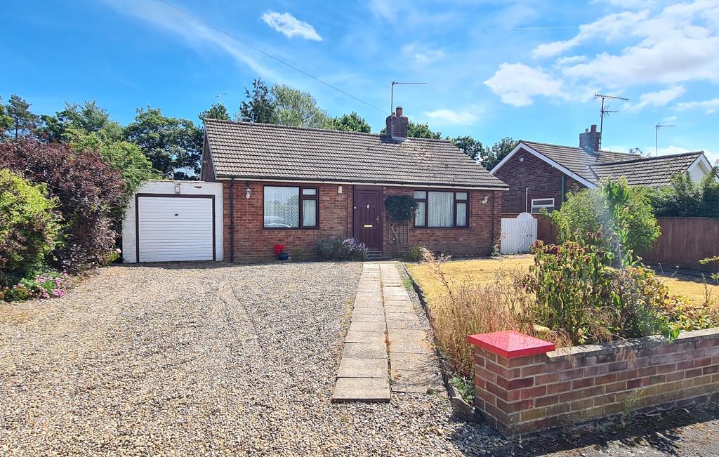 Bradfield Close, North Walsham 2 bed detached bungalow £285,000