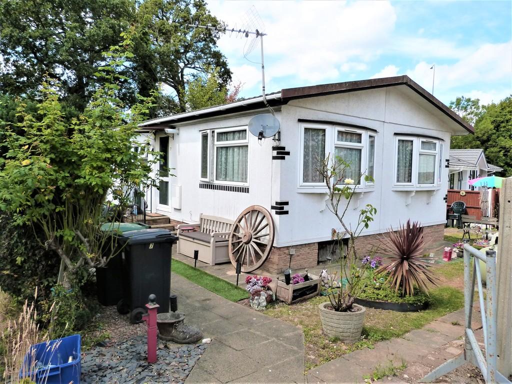 Woodbine Close, Waltham Abbey 2 bed mobile home for sale £179,995