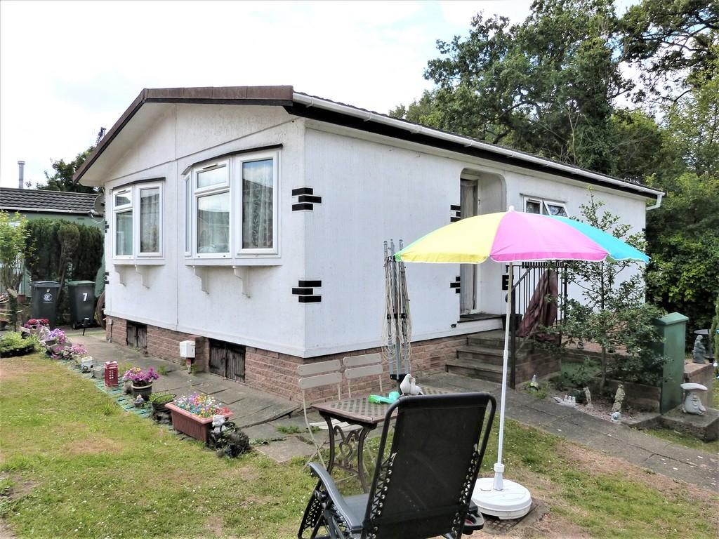 Woodbine Close, Waltham Abbey 2 bed mobile home for sale £179,995