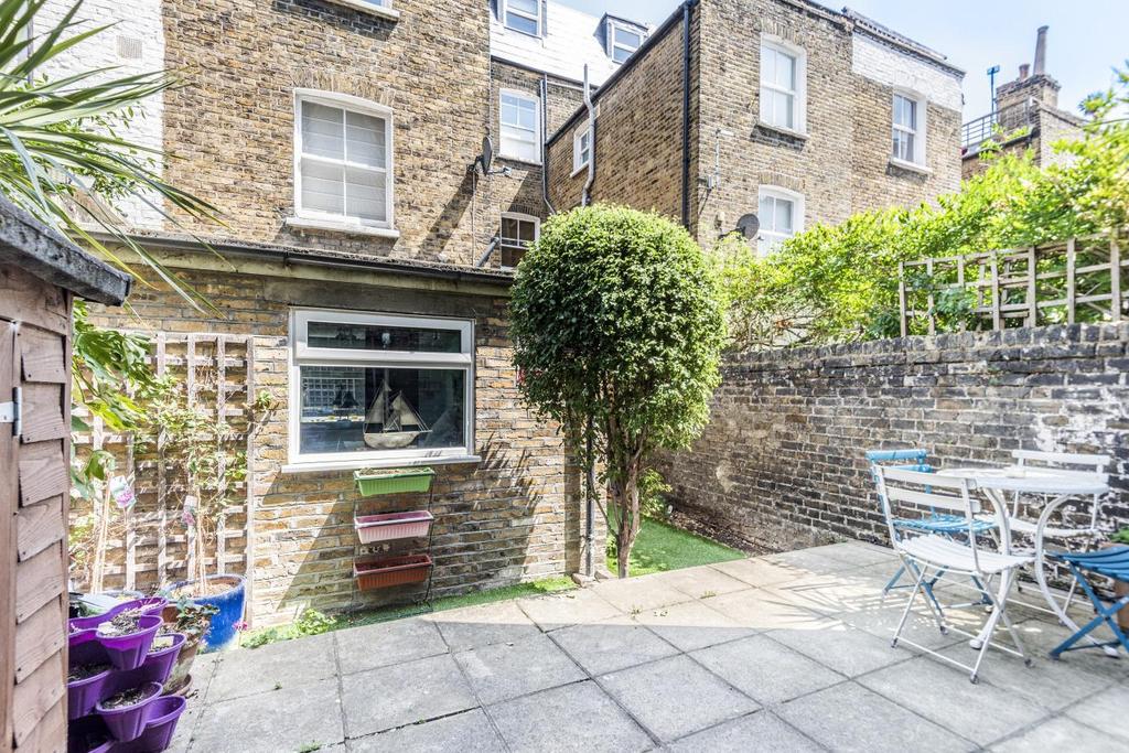 Mayflower Road, Clapham 2 bed flat £675,000
