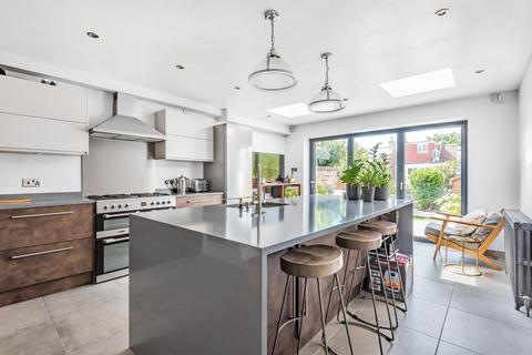 27 Canon Road, Bromley, BR1 2SJ