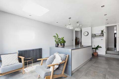 27 Canon Road, Bromley, BR1 2SJ