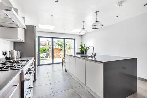 27 Canon Road, Bromley, BR1 2SJ