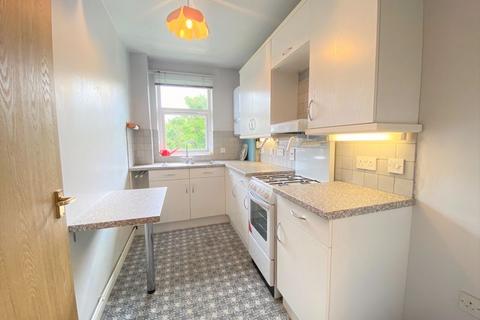 1 bedroom apartment for sale, Hyde Court, Friern Barnet Lane